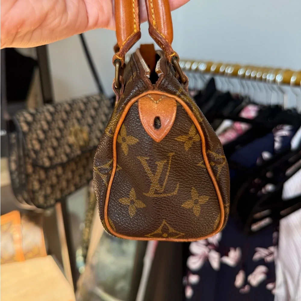 Louis Vuitton Monogram Mini - Picture 2 of 5